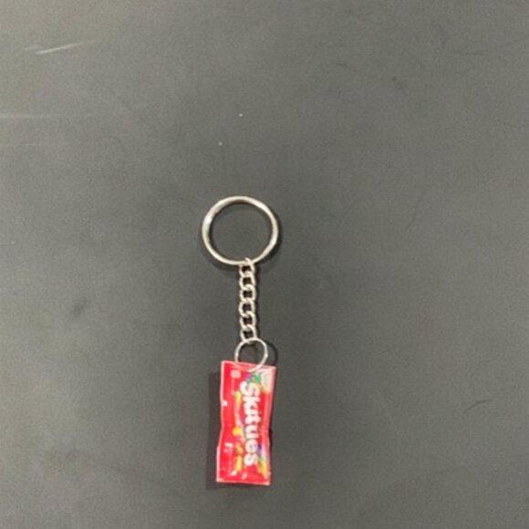 Skittles Keychain – Taste the Rainbow Everywhere - Picture 9 of 9